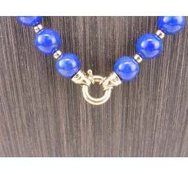 Lapis Lazuli collier met gouden slot en bolletjes Lapis Lazuli collier met gouden slot en bolletjes