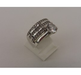 Zilveren damesring met zirkonia