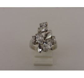 Zilveren damesring met zirkonia