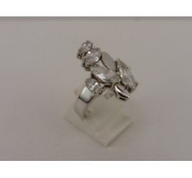 Zilveren damesring met zirkonia