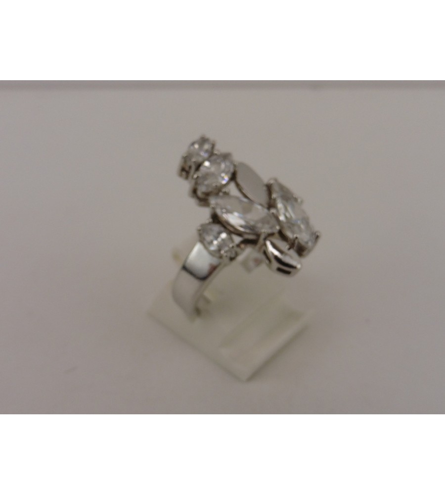 Zilveren damesring met zirkonia