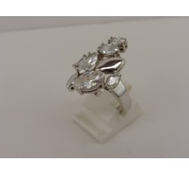 Zilveren damesring met zirkonia