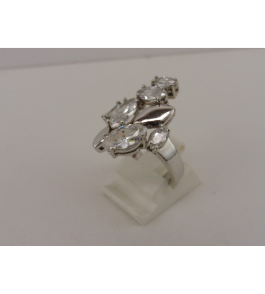 Zilveren damesring met zirkonia