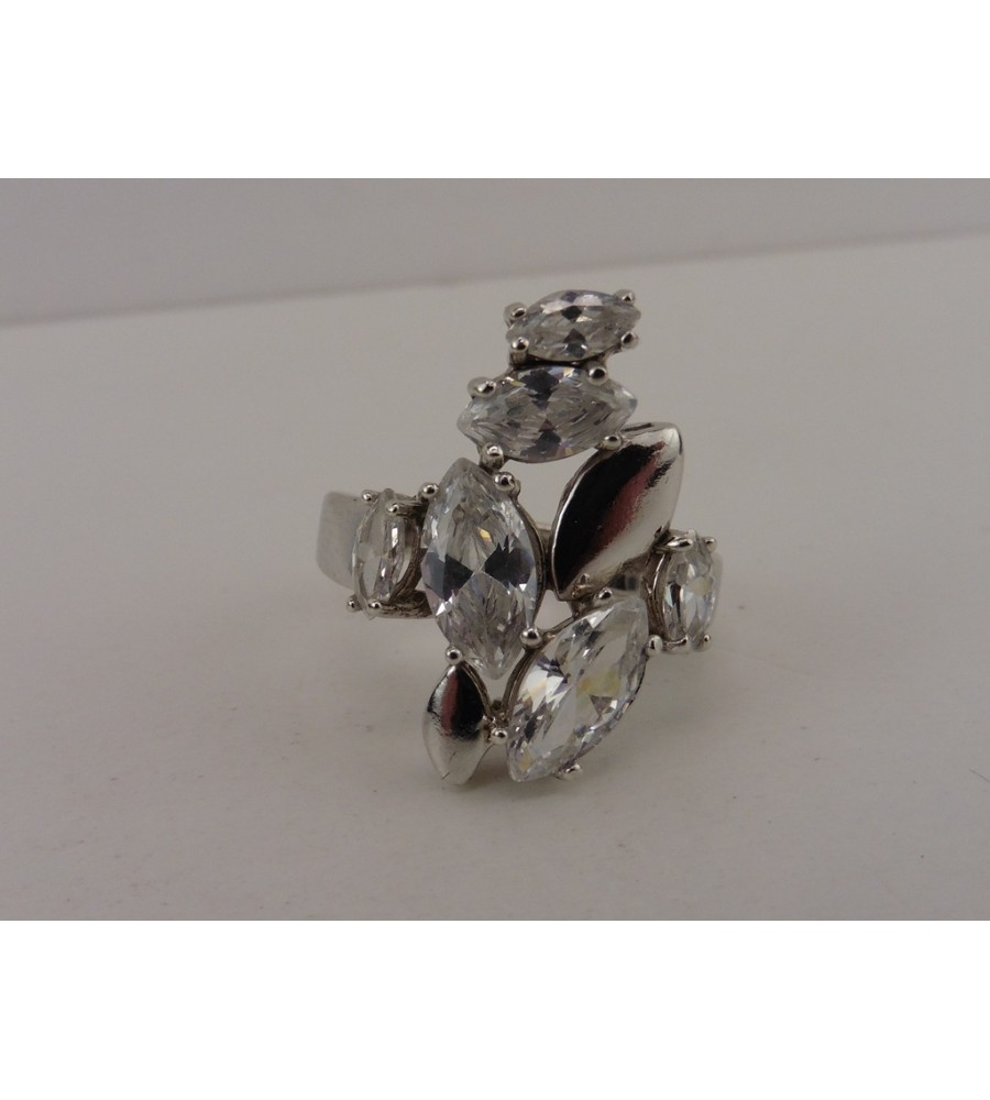 Zilveren damesring met zirkonia