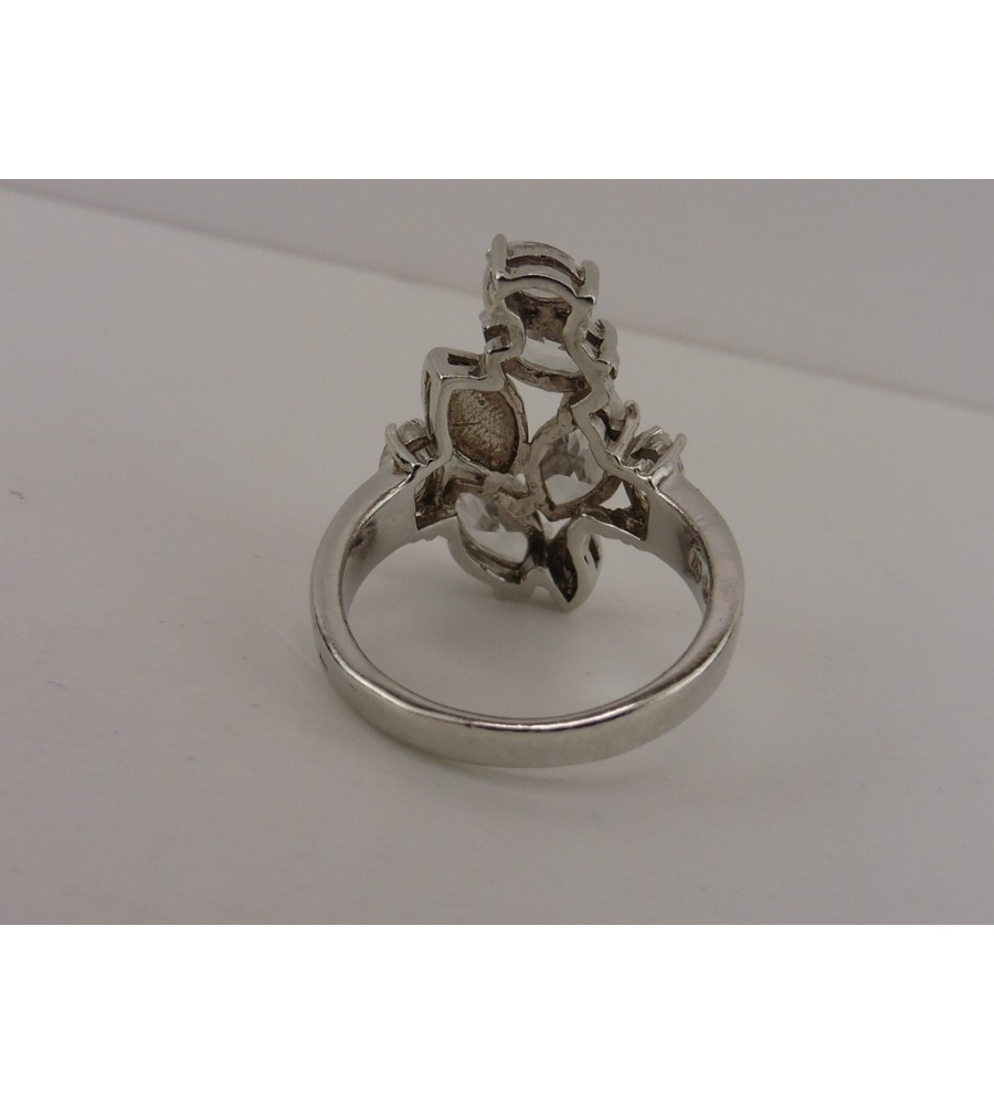 Zilveren damesring met zirkonia