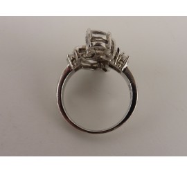 Zilveren damesring met zirkonia