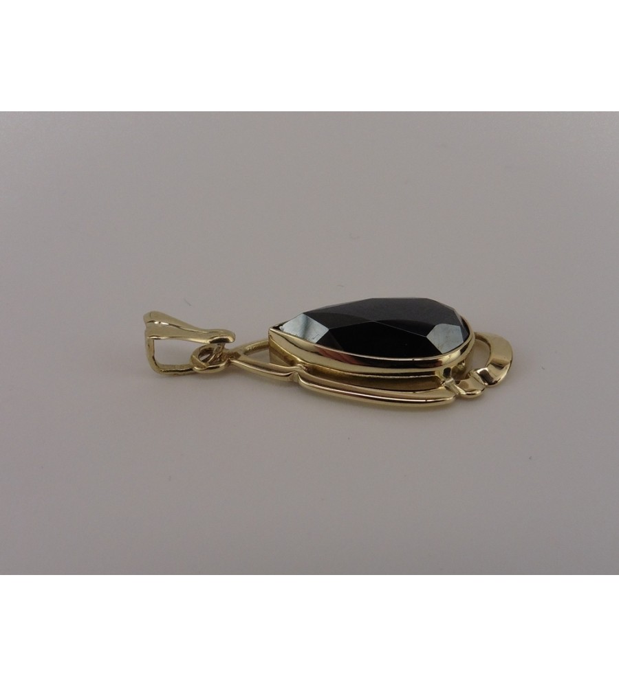 Gouden hanger met hematiet