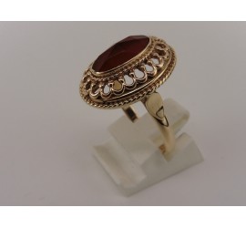 Gouden damesring met carneool