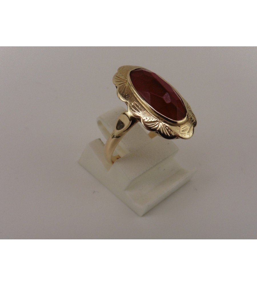 Gouden damesring met carneool
