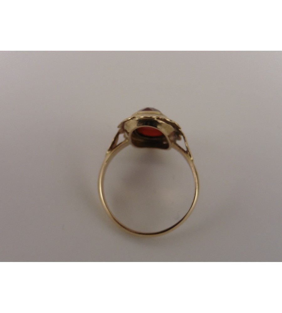 Gouden damesring met carneool