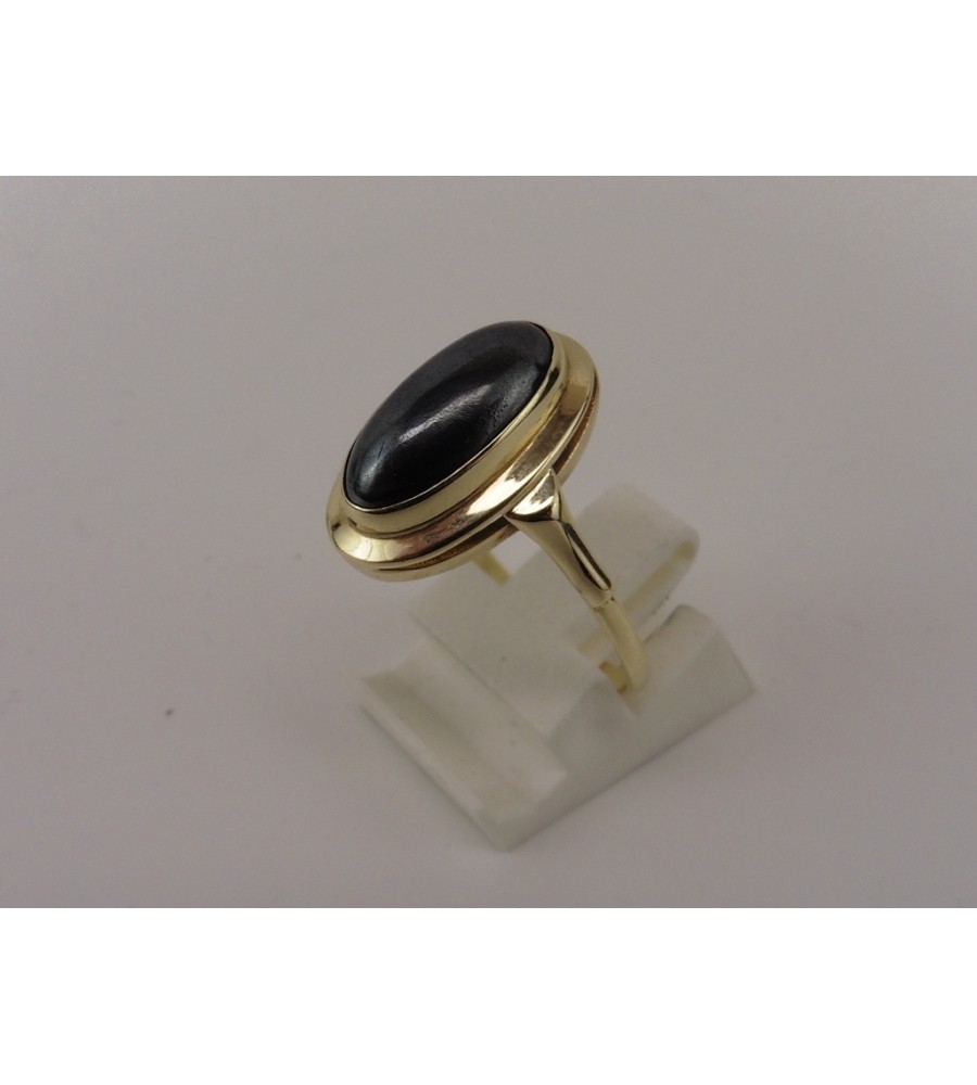Gouden damesring met hematiet