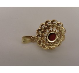 Gouden hanger met bloedkoraal