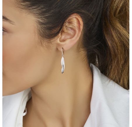 Zilveren oorhangers mat/poli  13.41825