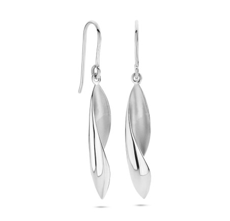 Zilveren oorhangers mat/poli  13.41825