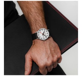 Mondaine horloge Classic A667.30360.16SBBV