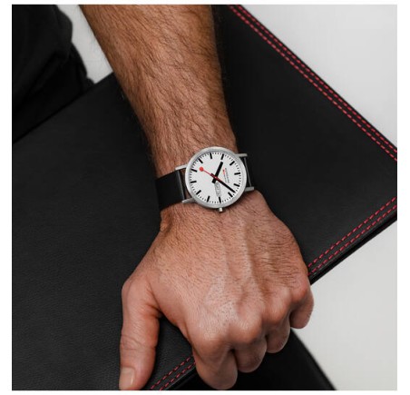 Mondaine horloge Classic A667.30360.16SBBV