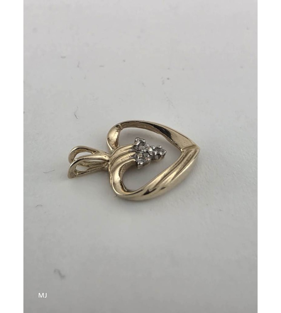 Gouden hanger hartje met diamant