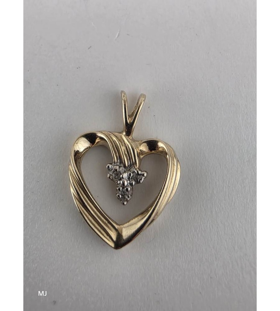 Gouden hanger hartje met diamant