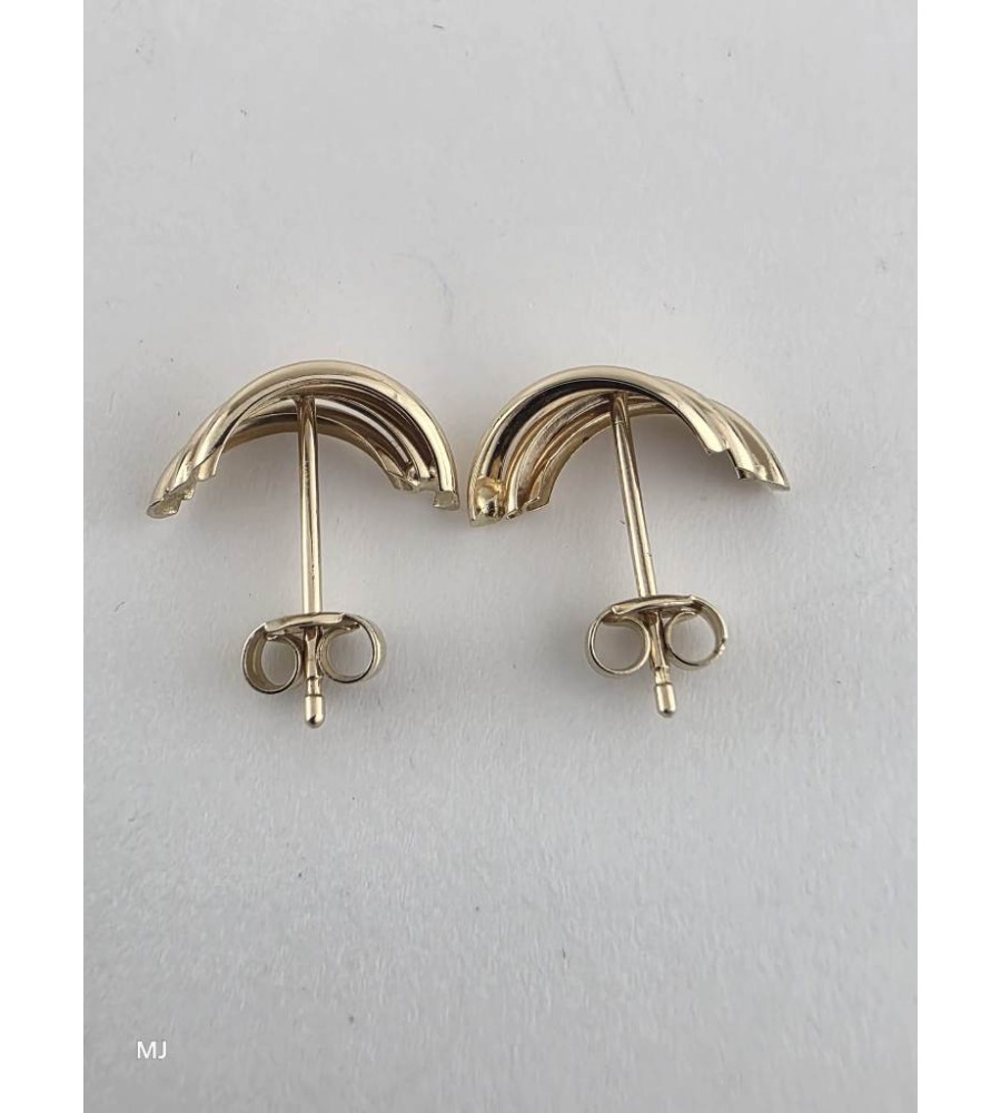 Gouden oorknopjes