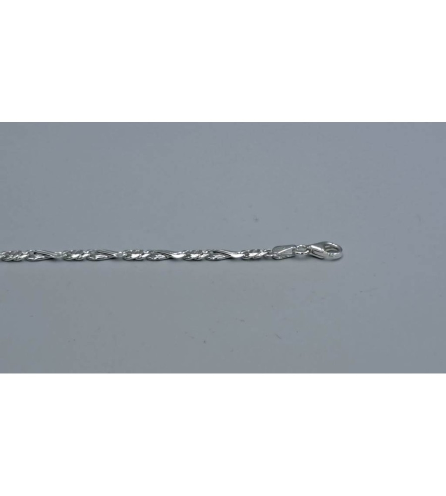Zilveren armband valkenoog 3 open om 1 achtje
