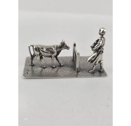 Zilveren miniatuur Boerin met koe