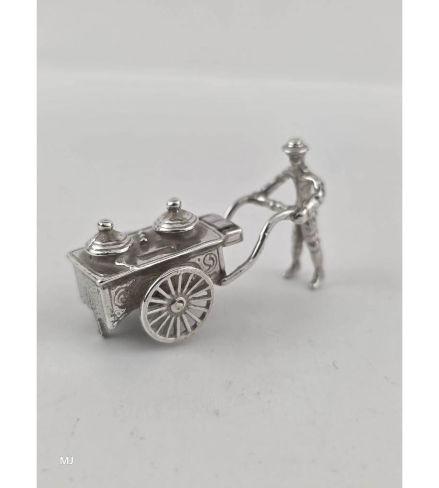 Zilveren miniatuur IJscokar