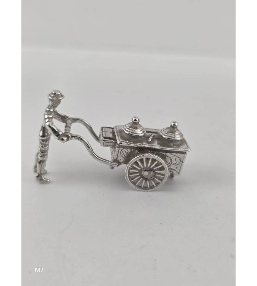 Zilveren miniatuur IJscokar