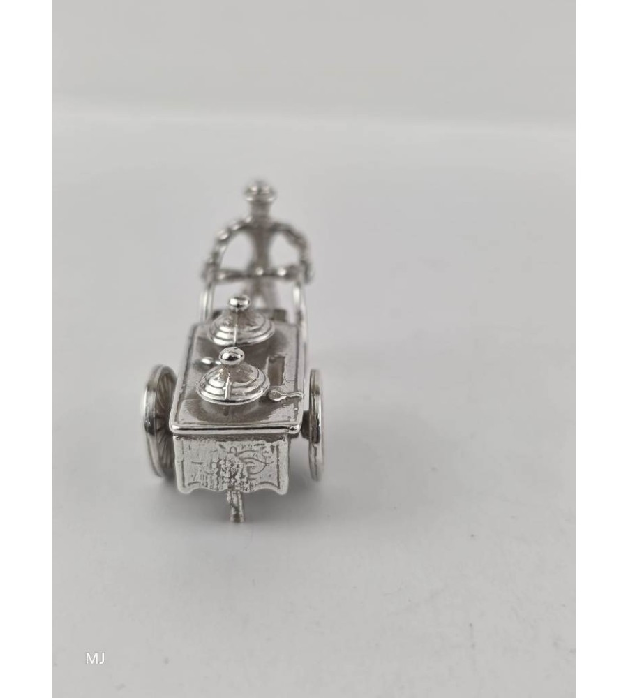 Zilveren miniatuur IJscokar
