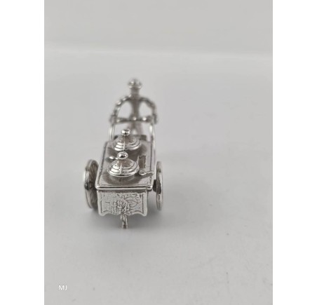 Zilveren miniatuur IJscokar