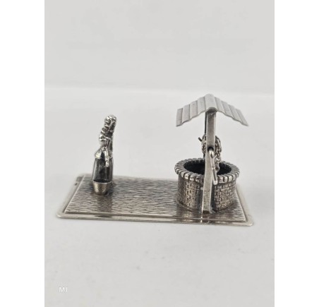 Zilveren miniatuur Vrouw bij waterput