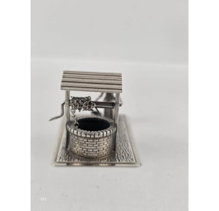 Zilveren miniatuur Vrouw bij waterput