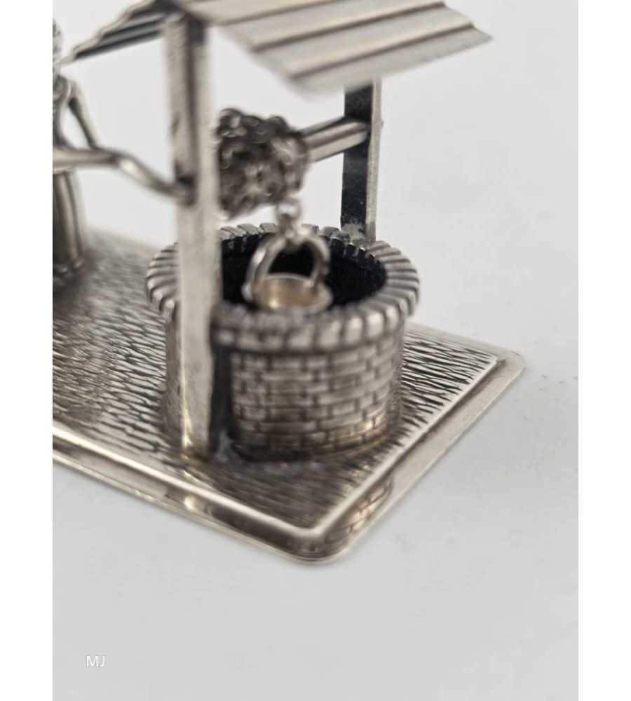 Zilveren miniatuur Vrouw bij waterput