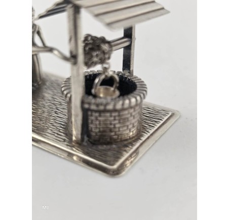 Zilveren miniatuur Vrouw bij waterput