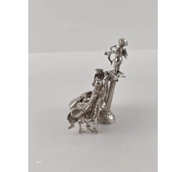 Zilveren miniatuur "Love is Blind"