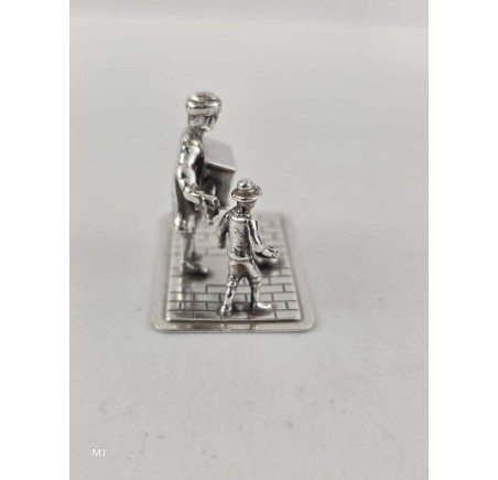 Zilveren miniatuur Straatmuzikant