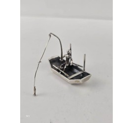 Zilveren miniatuur Visser in bootje