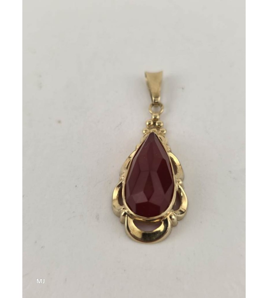 Gouden hanger carneool
