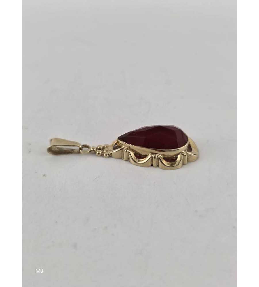 Gouden hanger carneool