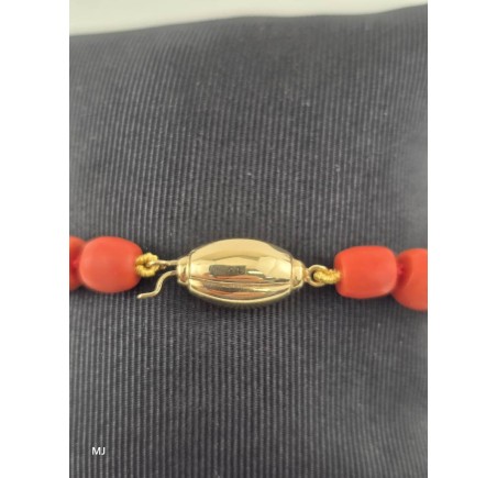 Bloedkoralen armband met gouden slot