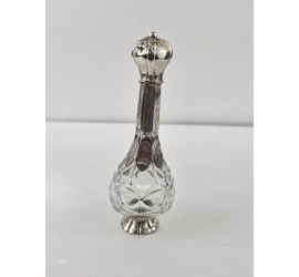 Parfumflesje met zilveren dop