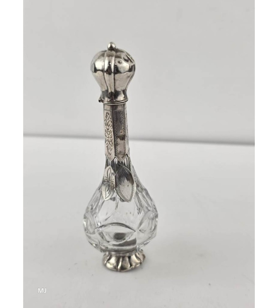 Parfumflesje met zilveren dop
