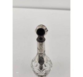 Parfumflesje met zilveren dop
