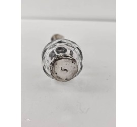 Parfumflesje met zilveren dop