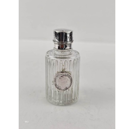 Parfumflesje met zilveren dop