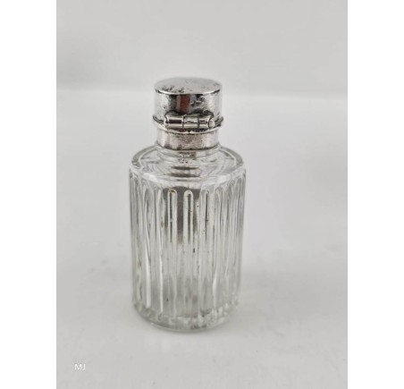 Parfumflesje met zilveren dop