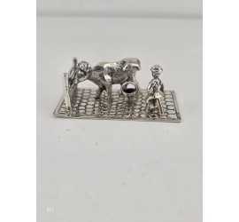 Zilveren miniatuur Boerin met koe