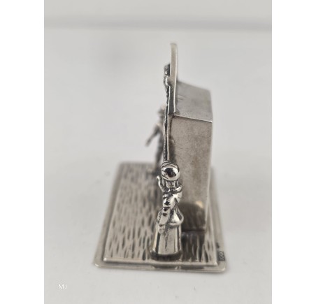 Zilveren miniatuur Poppenkast