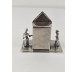 Zilveren miniatuur Poppenkast