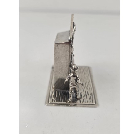Zilveren miniatuur Poppenkast