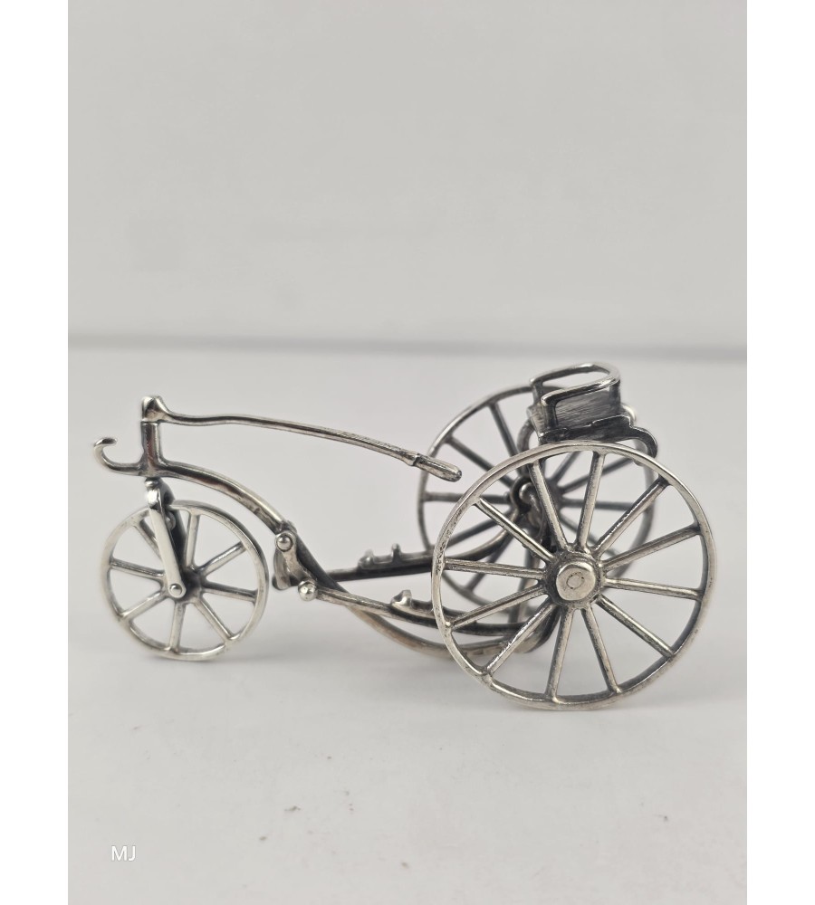 Zilveren miniatuur Historische driewieler fiets